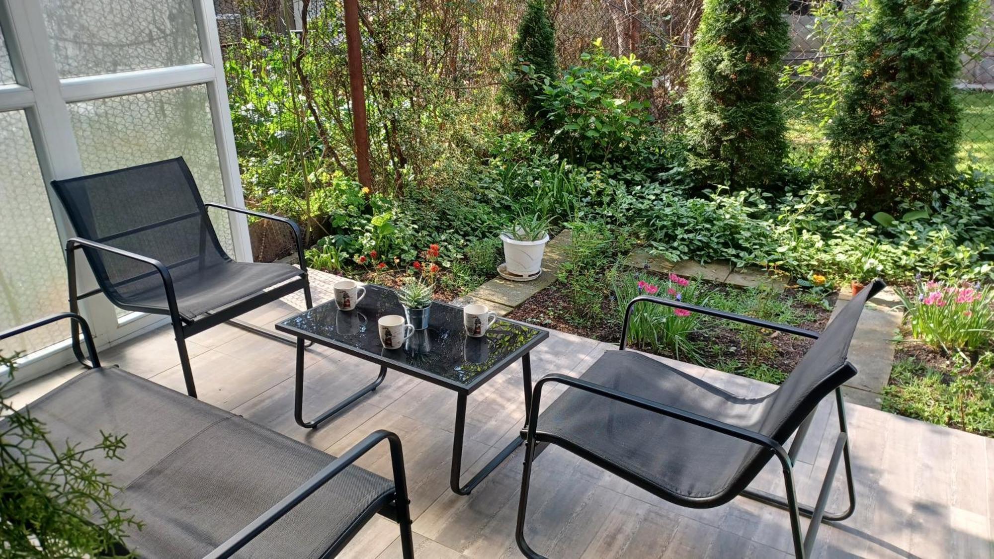 City Center Apartment With A Backyard Burgas City Eksteriør billede